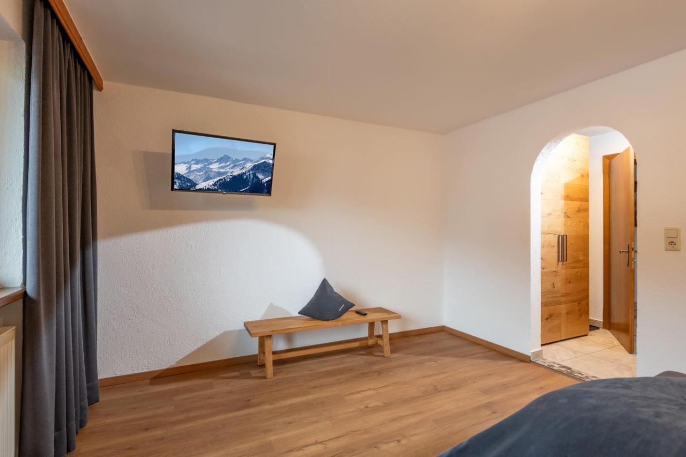 Haus Schroll Lejlighed Ried im Zillertal Eksteriør billede