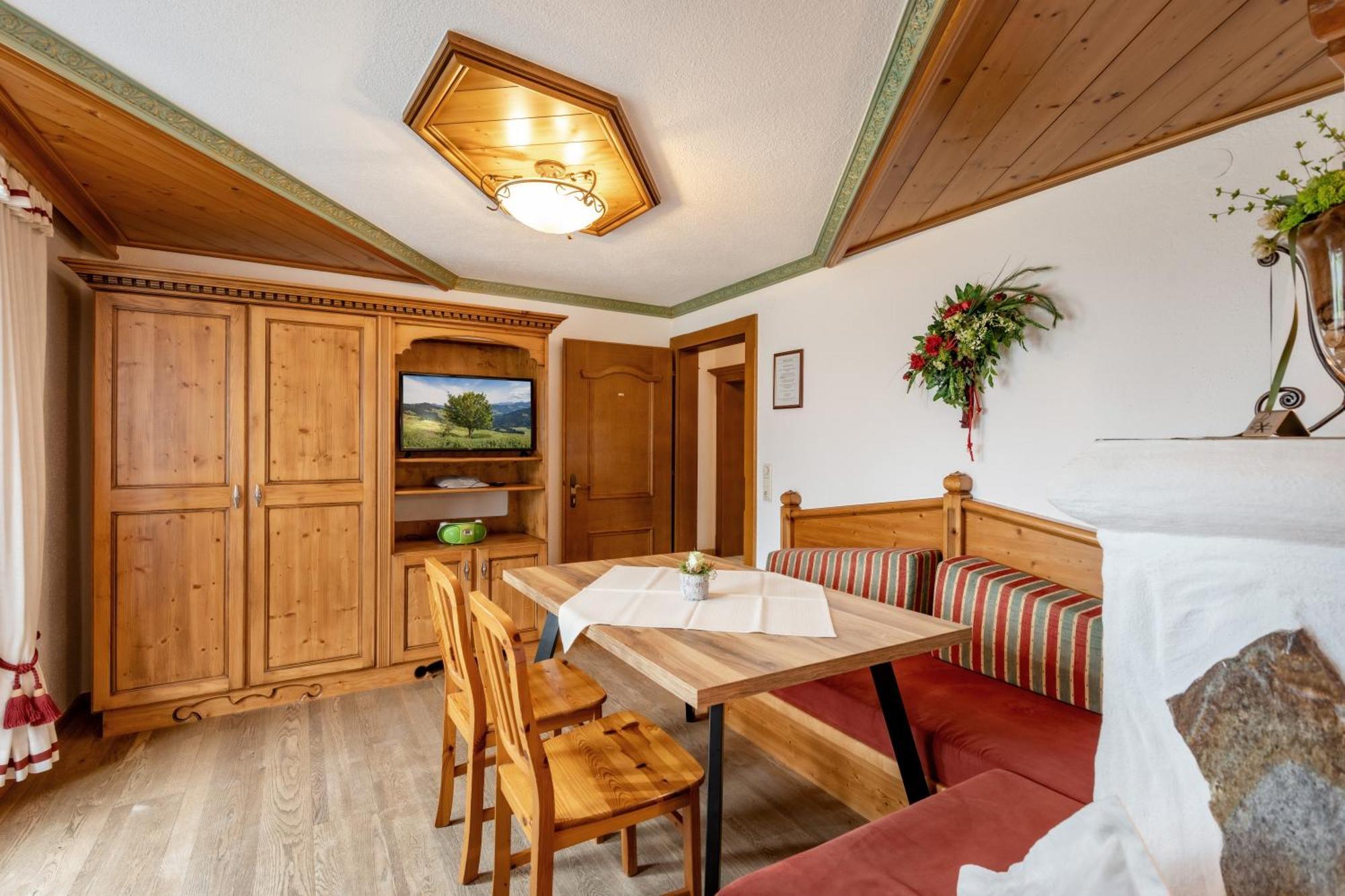 Haus Schroll Lejlighed Ried im Zillertal Eksteriør billede