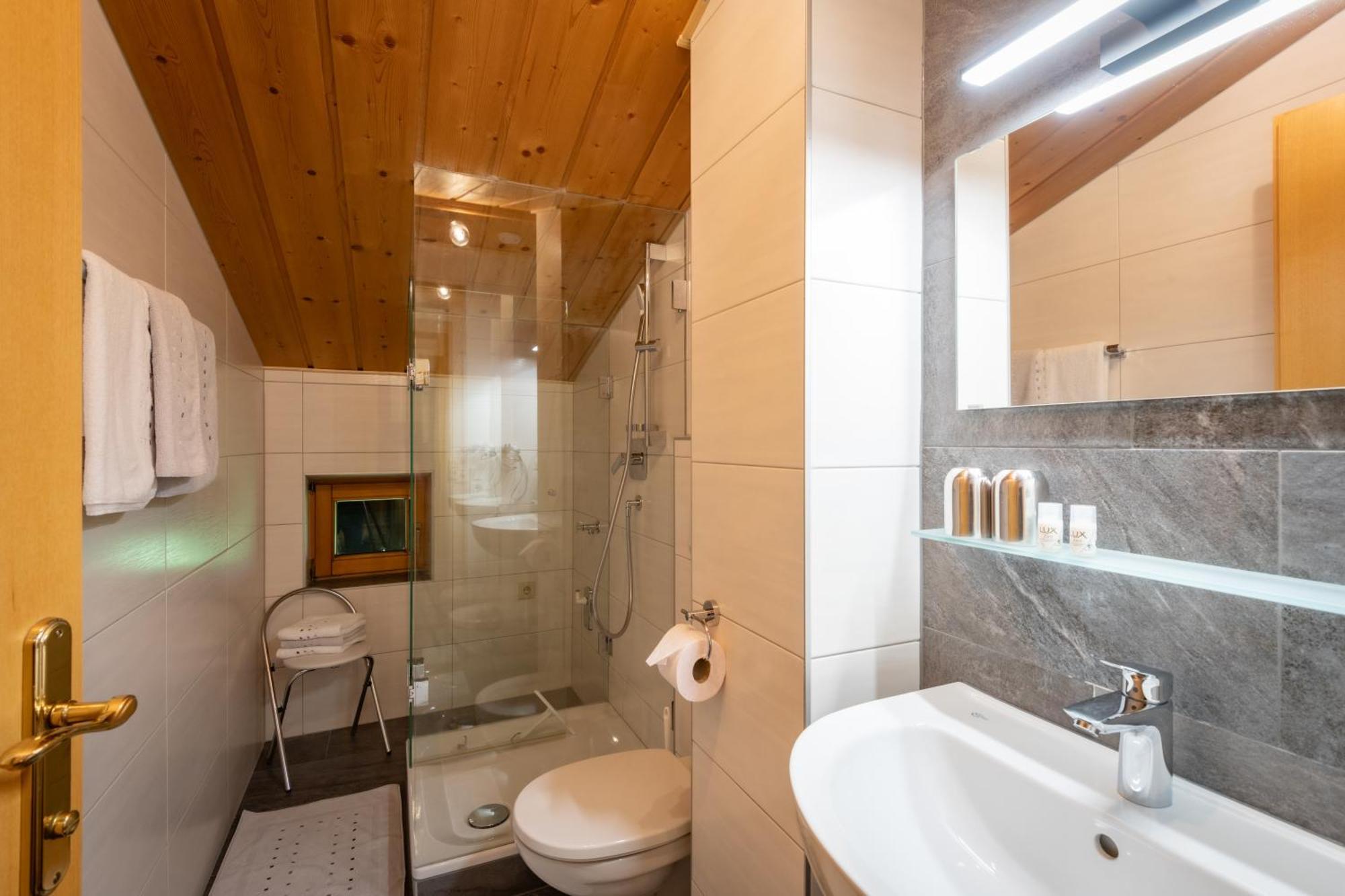 Haus Schroll Lejlighed Ried im Zillertal Eksteriør billede