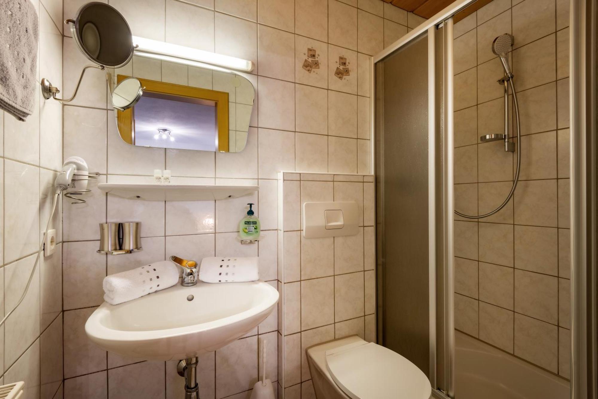 Haus Schroll Lejlighed Ried im Zillertal Eksteriør billede