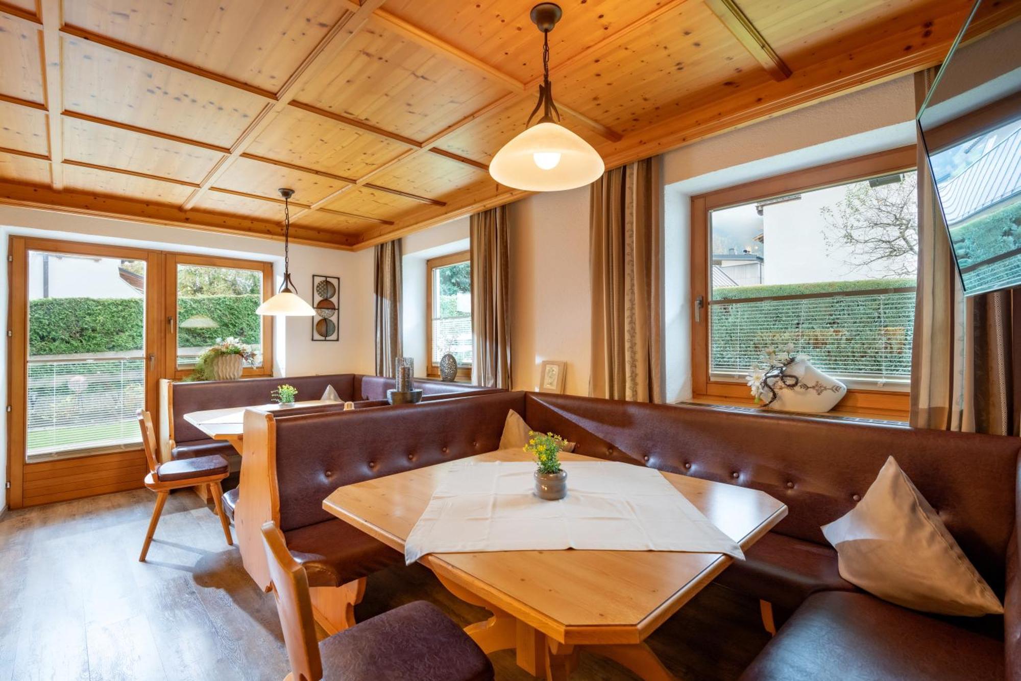 Haus Schroll Lejlighed Ried im Zillertal Eksteriør billede